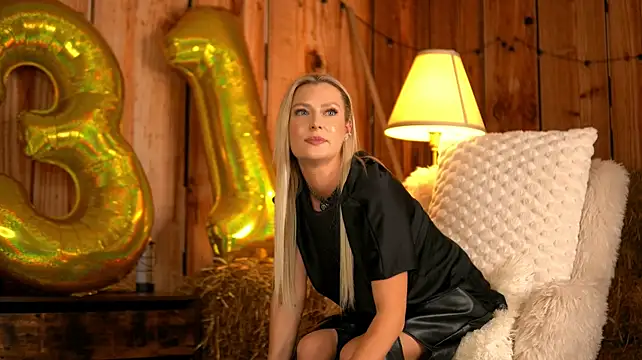 AnnastasiaMills - Hot and Heavy Birthday - Fully Naked