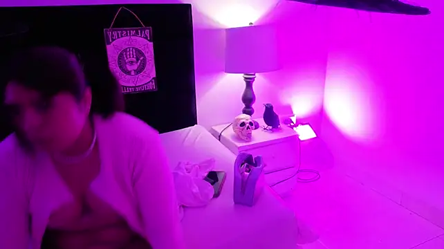 BonnieTrevor - show tits