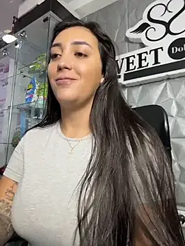 Hannahoff - My boos touch my big boobs