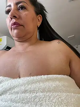 Natural_bigboobs - I want lots of kisses