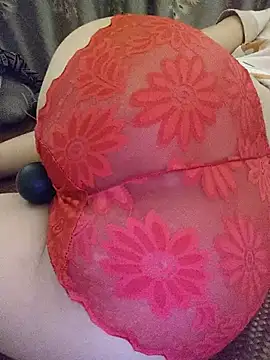 Hara_lusia83 - The girl is sexy, big, and seductive.