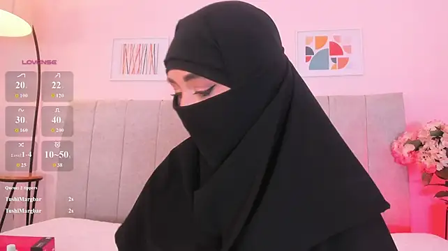 Fatiima_ - Oild boobs