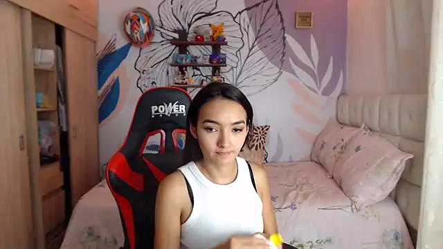 LinzyBaner - Make my pussy get wet for you.