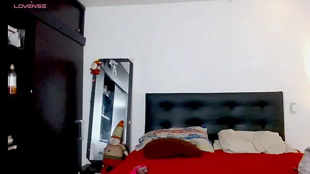 Mussa_hott - hot, red butt