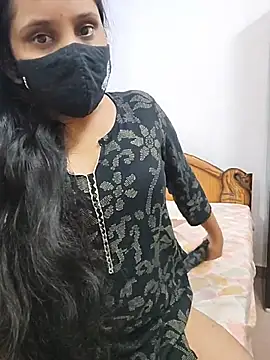 Your___Riya - Flash pussy in public 😘🥰🥰