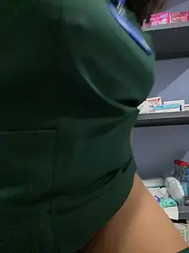 Chloefixxx - show us that pussy
