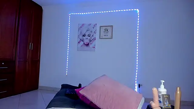 Luna_dollie - doggy style + 10 spanks