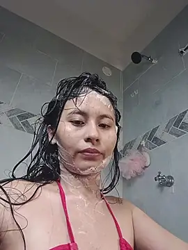 Alessanndra - Play with your pussy on all fours