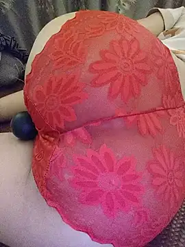 Hara_lusia83 - The girl is sexy, big, and seductive.