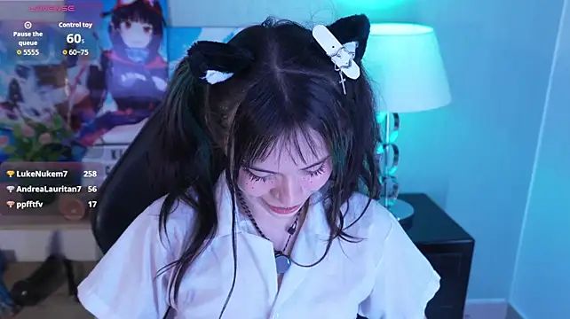 Kitticam - Control my domi x8mts 🥵😏