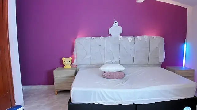 Littlee_Noemi - MILK OF MY BOOBS