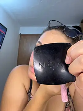 Tayler_Kim - shower show