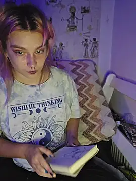 Sophie_Bell - massage tits