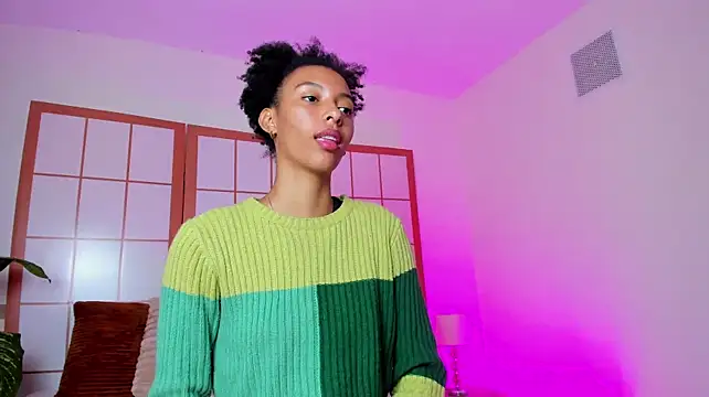 Kiara_Kamau_XXX - show tits and squeeze + oil 🍒