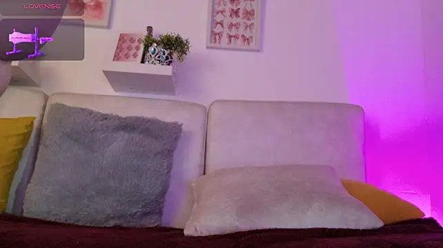 Malka_Burning - PLUG LIGHTS FIGERING PUSSY ❤️