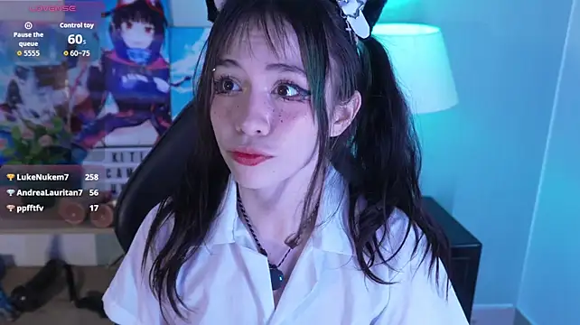 Kitticam - Control my domi x8mts 🥵😏