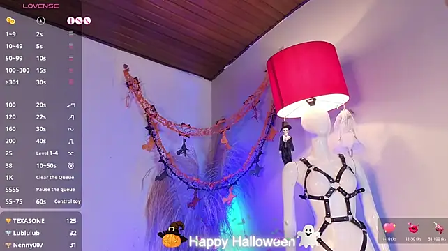 ConniecuteE - Spit my boobs