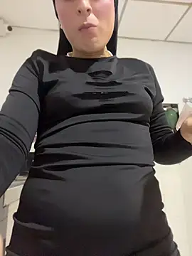 Aisha_k - Fingers on nipples👅