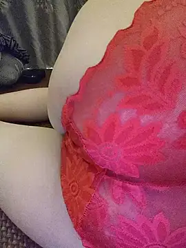 Hara_lusia83 - The girl is sexy, big, and seductive.