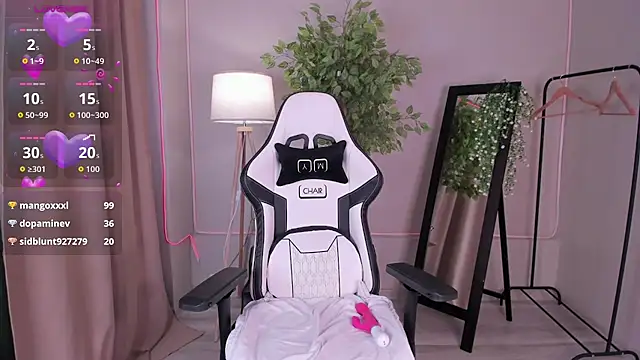 Jane_Broks - show nipples + play with them