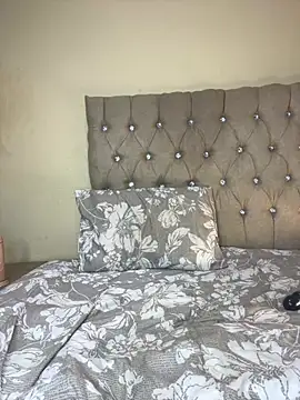 NiqiiRavenous - fuck dildo hard and squirt