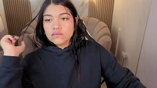 Lauris_b - deepthroat +saliva