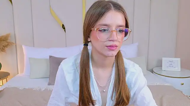 StellaMour - :gift:Sucking my thumb like a good girl