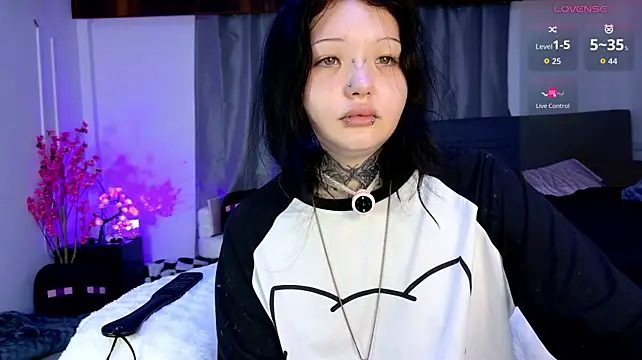 Lein_Bone - dildo play