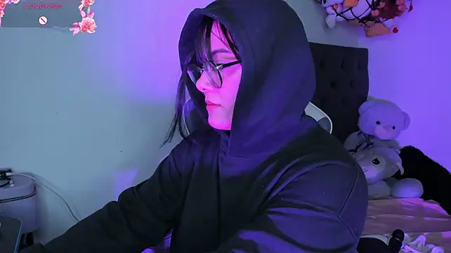Lilithh_Kuro - boobs need air