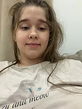 HornyGirlH - SHOW TITS
