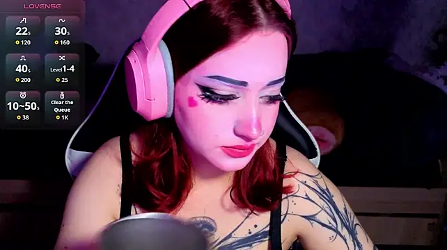 Mini_Lady1 - to jiggle one's breasts