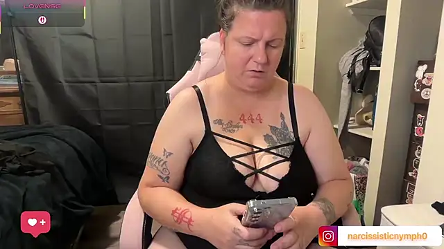 NarcissisticNympho - oil ass