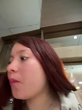 TuSarita - Show in the mall bathroom