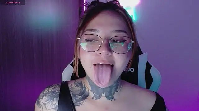 Kim_blake - Fake cum face and hair