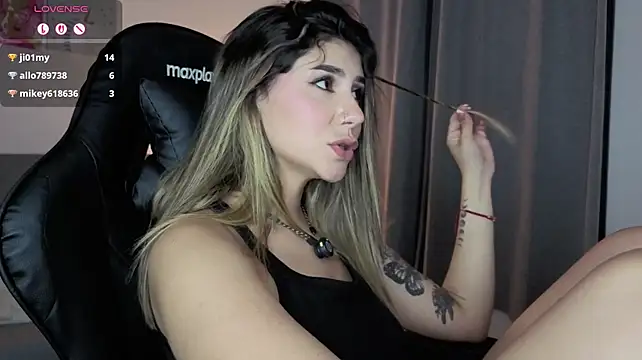 Isabella_Bliss - control lapis + Domi + squirt 💦💦💦💦