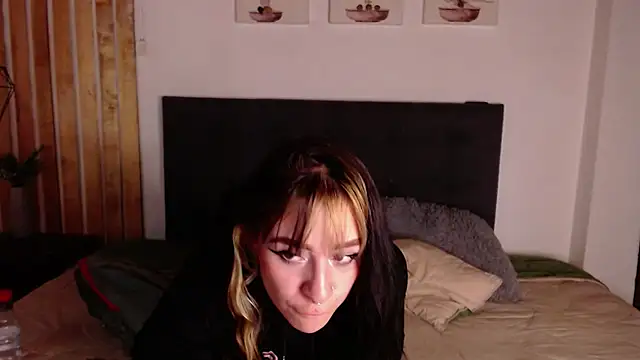 Melodyygirl_ - Spanks ass x10