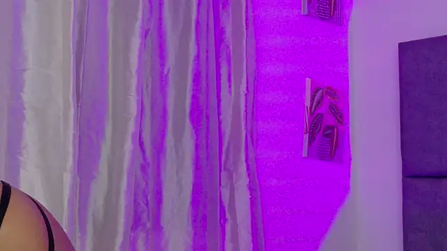 AlinaRossee - 🫦Remove top 🫦