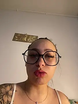 Queenlo_xxx - gagne 2 vidéos💦