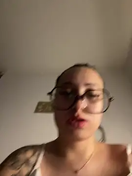 Queenlo_xxx - gagne 2 vidéos💦