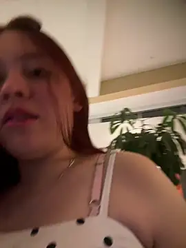 TuSarita - Show in the mall bathroom