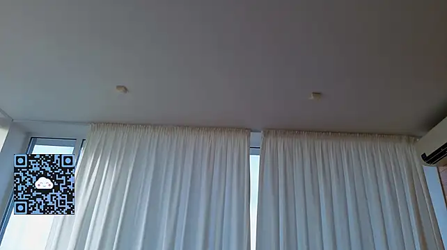 AliciaBrooks - play with my hair