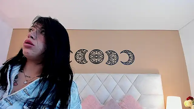 Ale_Strong - Rub my nipples with ice 🍓