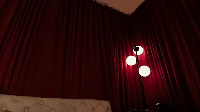Alice-blaker - spank ass x 5 + two fingers