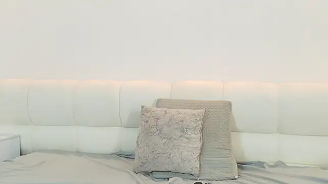 Alaia_Colins - SEXY OIL DANCE