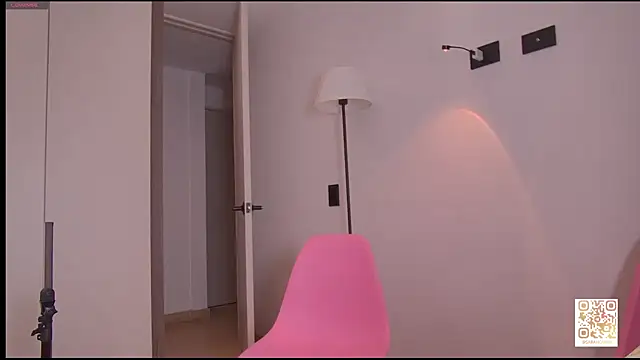Sarah_cam06