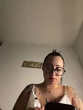 Queenlo_xxx - gagne 2 vidéos squirt💦