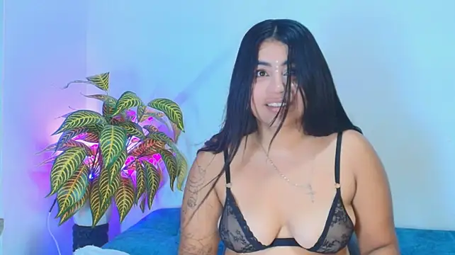 jade_brunnette
