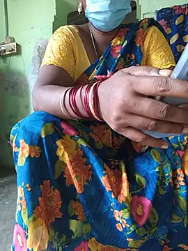 Tamilselviroja- - 😍 2 boobs oil show 😍