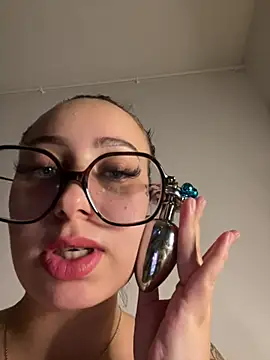 Queenlo_xxx - gagne 2 vidéos squirt💦
