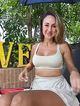 Bella-Grace - full topples public